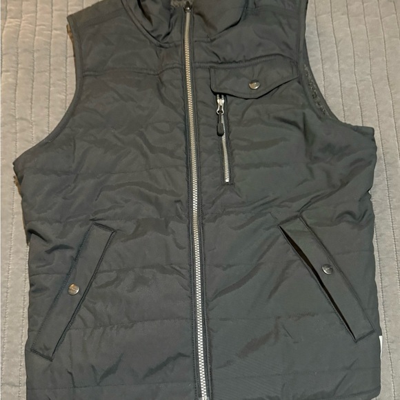 Women's Black Carhartt Sherpa Vest - Picture 2 of 5